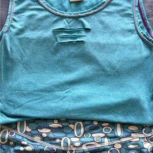Autumn Teneyl designs teal yoga outfit - M